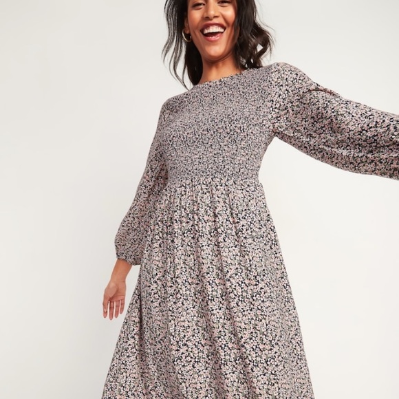 Old Navy Floral Smocked Dress Nwt 